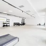 Just Urban Stays - Boutique Apartment With Parking And Gym