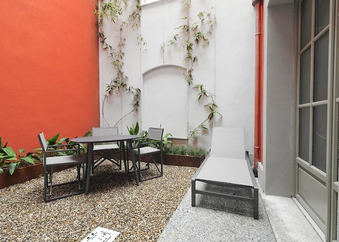 Just Urban Stays - Boutique Apartment With Parking And Gym