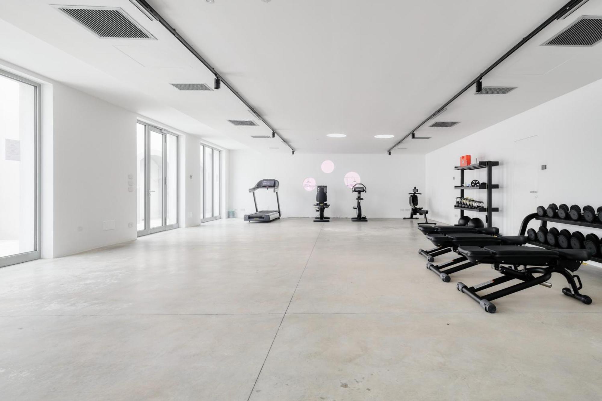 Just Urban Stays - Boutique Apartment With Parking And Gym
